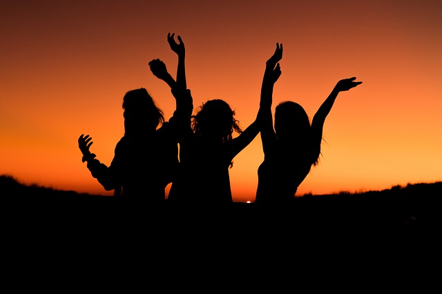 DANCE orange-g5687379ee_640