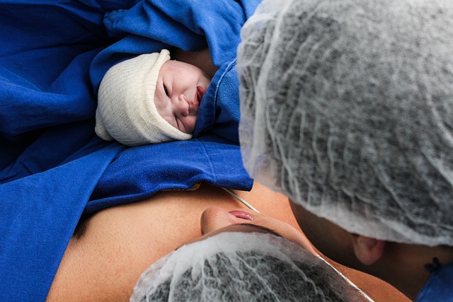 BABY birth-2747060_640