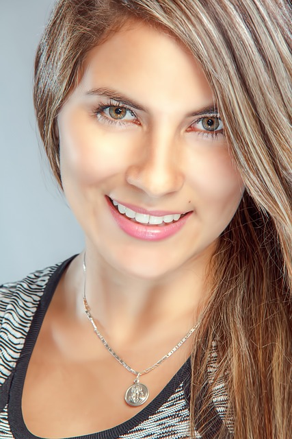 SKIN skin-retouching-1956247_640